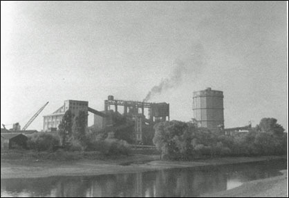 Brentford Gas Works - 1950&#39;s