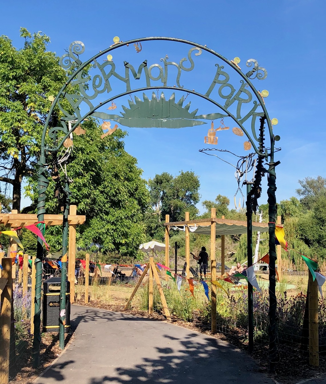 Watermans Park Entrance Arch